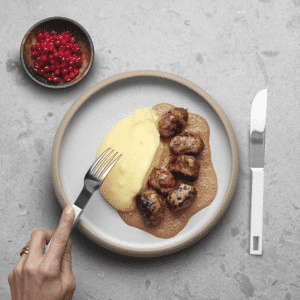 Meatballs with cream sauce.